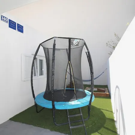 Charming House With Jacuzzi Vesna