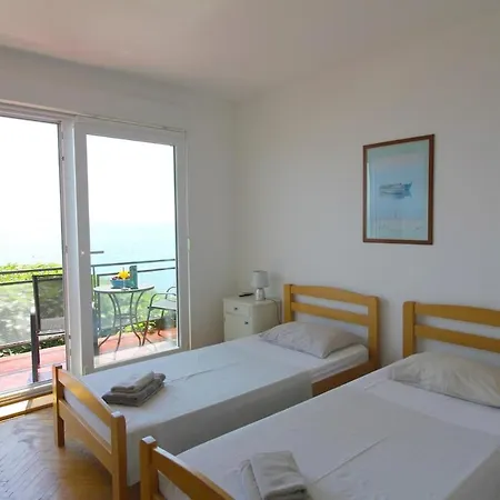 Charming House With Jacuzzi Vesna * Podstrana