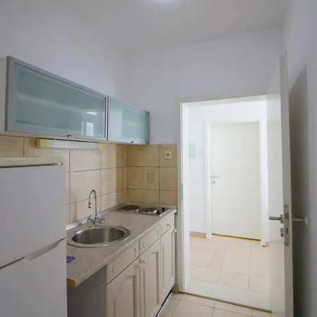 Charming House With Jacuzzi Vesna Сasa de vacaciones *