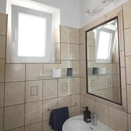 Charming House With Jacuzzi Vesna Сasa de vacaciones *