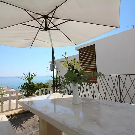 Charming House With Jacuzzi Vesna * Podstrana