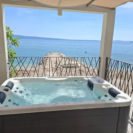 Charming House With Jacuzzi Vesna * Podstrana