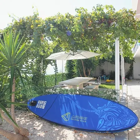 Charming House With Jacuzzi Vesna Сasa de vacaciones